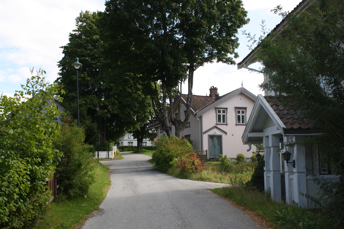 Gamlegata på Gvarv - DigitaltMuseum
