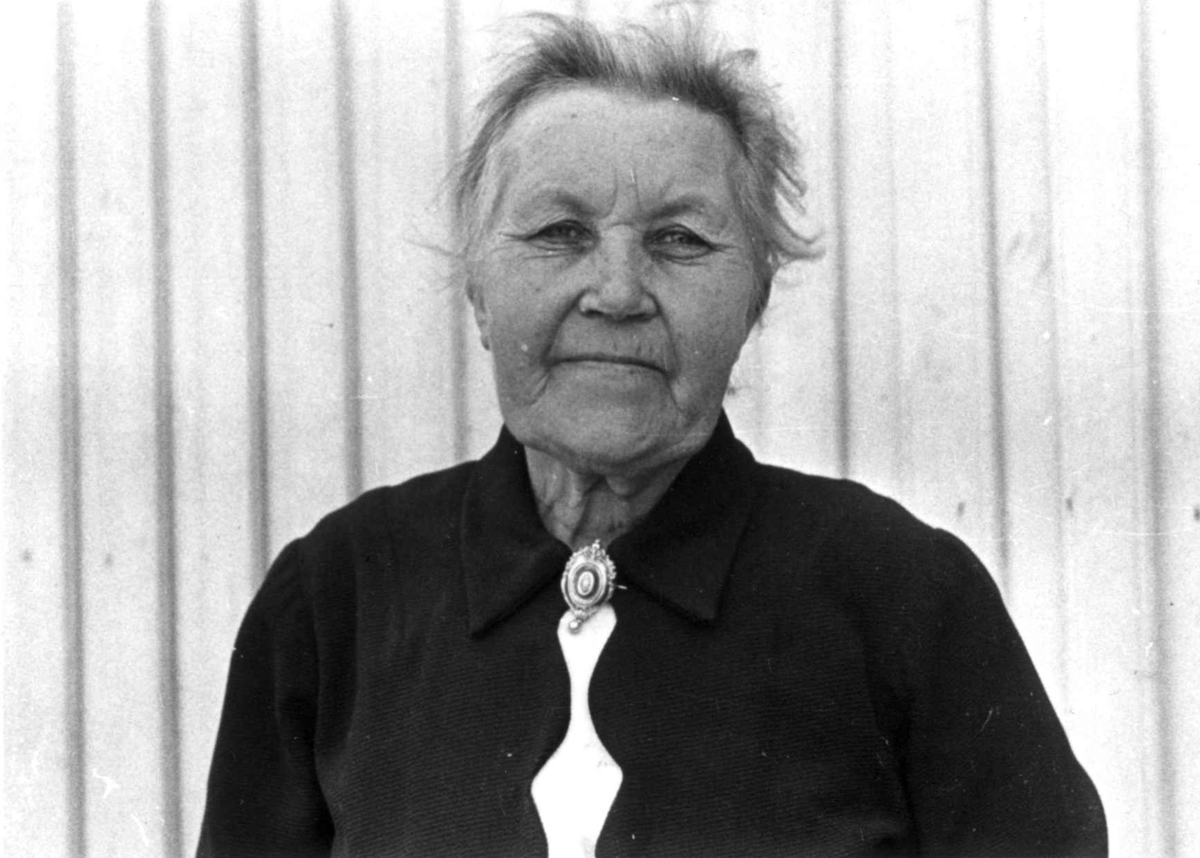 Portrett av Fru Gurine Engedal. Fjotland, Kvinesdal, Vest-Agder 1941.