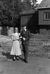 Sykkelkavalkade, sept. 1983. Erling Skaug med datter.