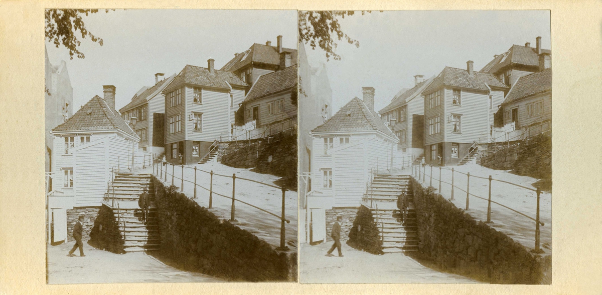 Stereoskopi. Bygate i Bergen, Hordaland, juni 1906.