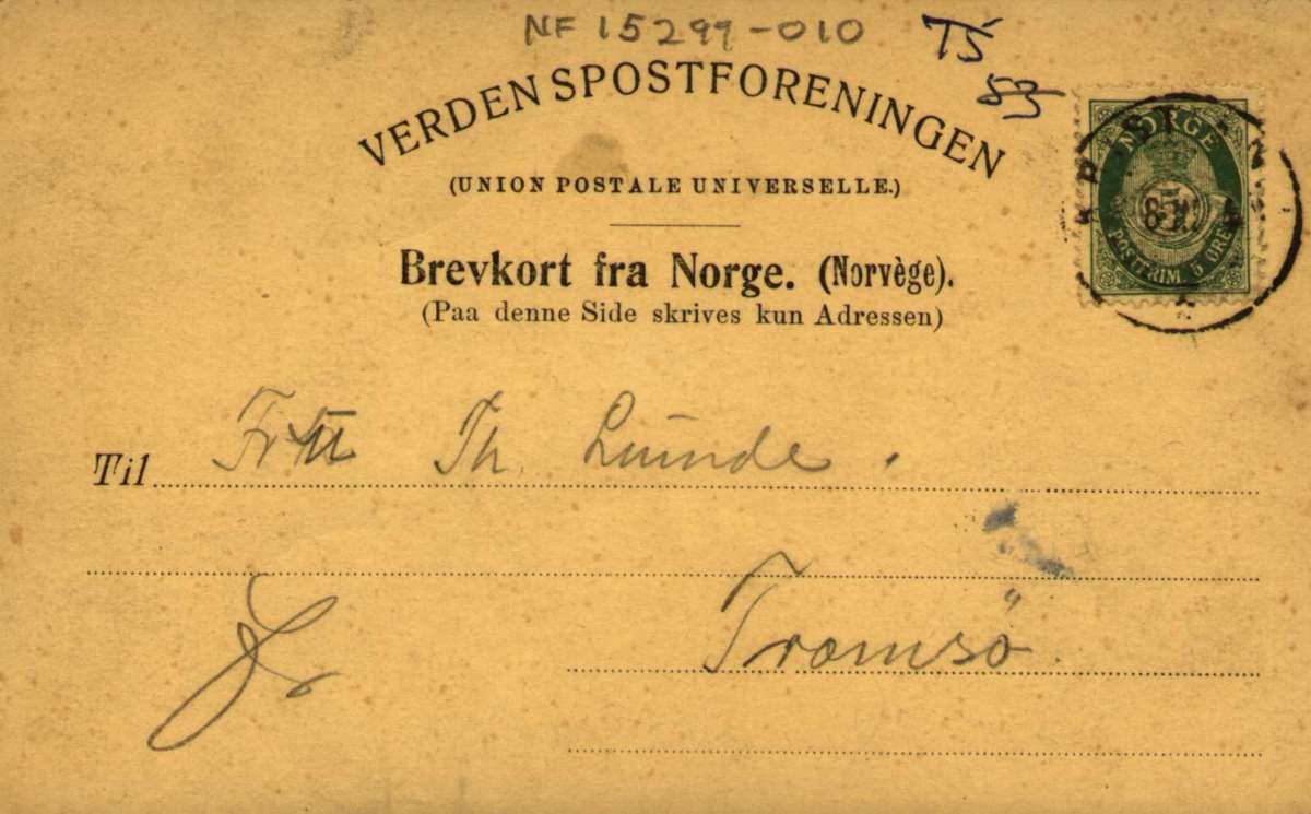 Postkort. Sangeren og revyartisten Bokken Lasson med musikkinstrument iført teaterkostyme. Datert 07.03.1904.