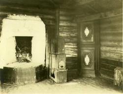 Interiør fra eldhuset på Nordistu Unset, Øvre Rendal, Rendal