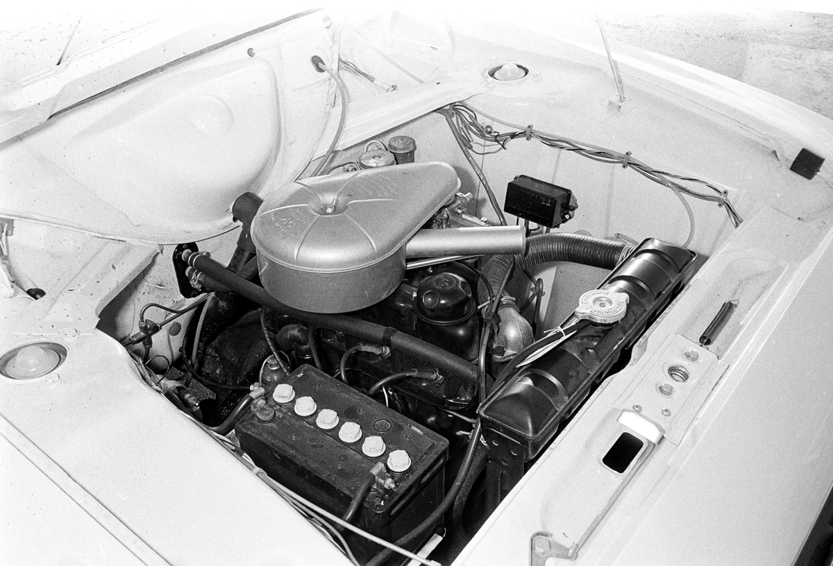 Serie. Presentasjon av Ford Corsair med motor. Fotografert november 1963.