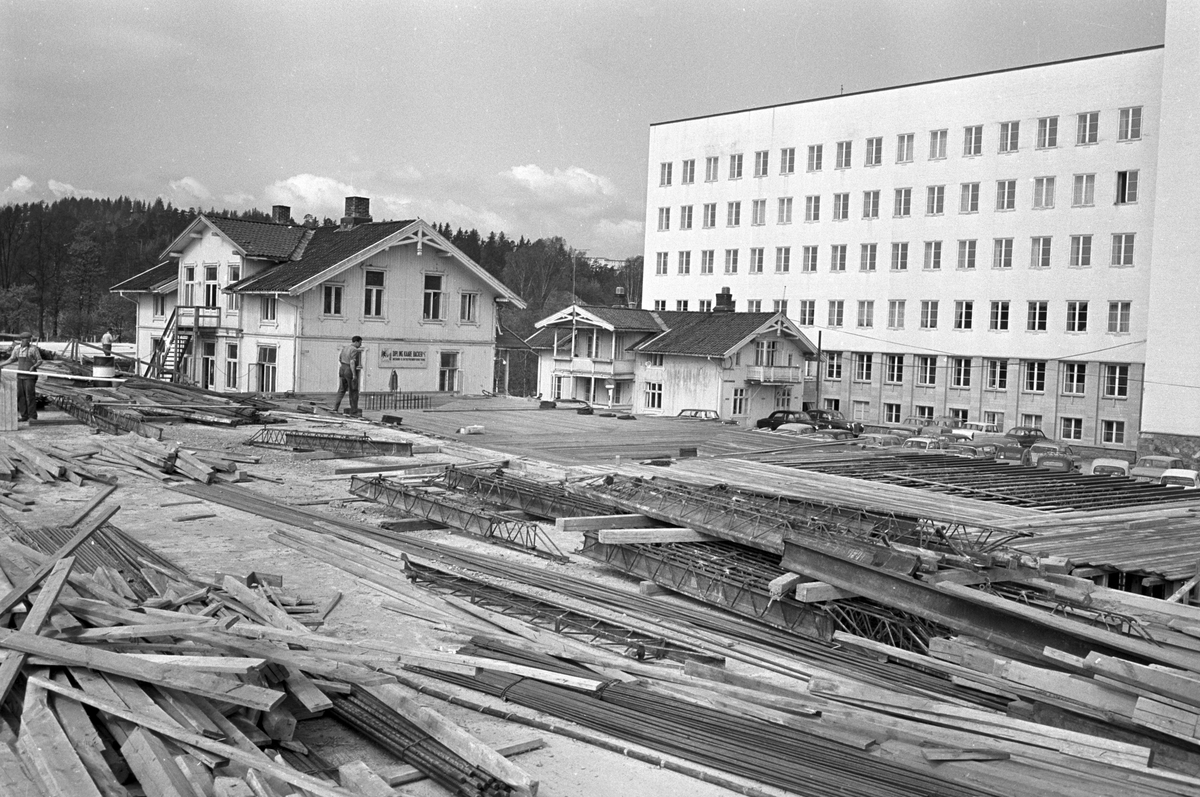 Bygging av E-18 forbi Sandvika, Bærum. (Tidl. Riksvei 40).
Fotografert 1964.