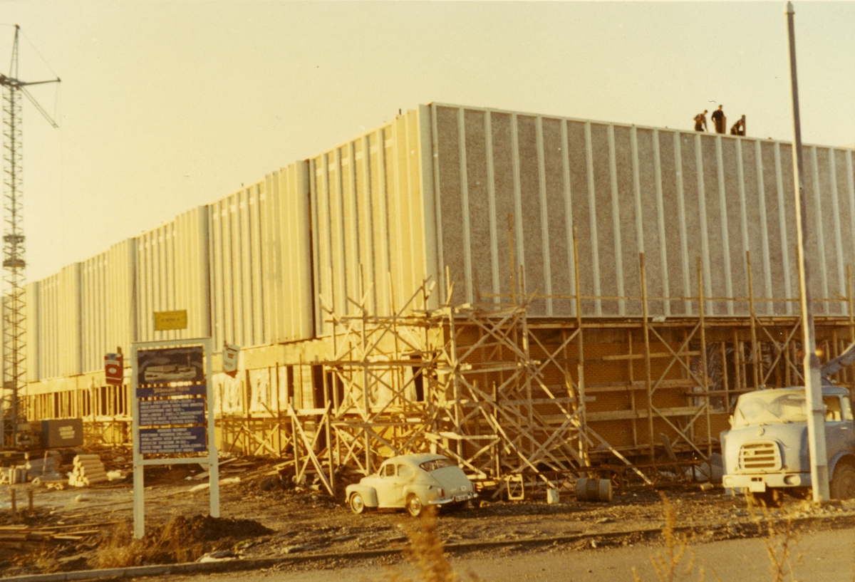 Byggeplass. 
Konstruksjon av Tiedemanns Tobaksfabrik på Hovin i 1969.