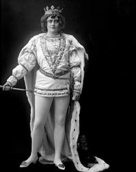 Portrett, operasangerinne, sopranen Gabrielle Bidenkap som "