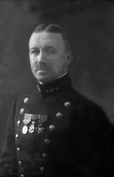 Portrett, Johan I K L'Orange, i uniform som rittmester.