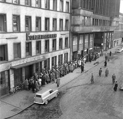 Kø til "Porgy and Bess", Folketeatret, Oslo.