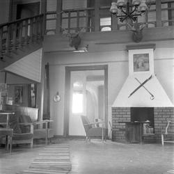 Breidablikk turisthotell, Sør-Aurdal, mai 1957. Interiør med