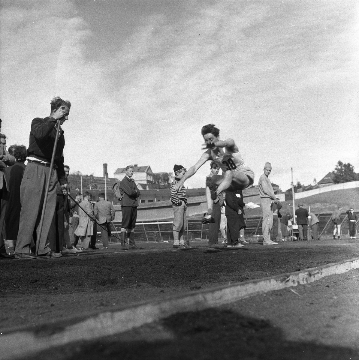 Norge, 17.09.1956. Bygdelag. Nordfjordlaget. Trøndere. Idrettstevne, lengdehopp.