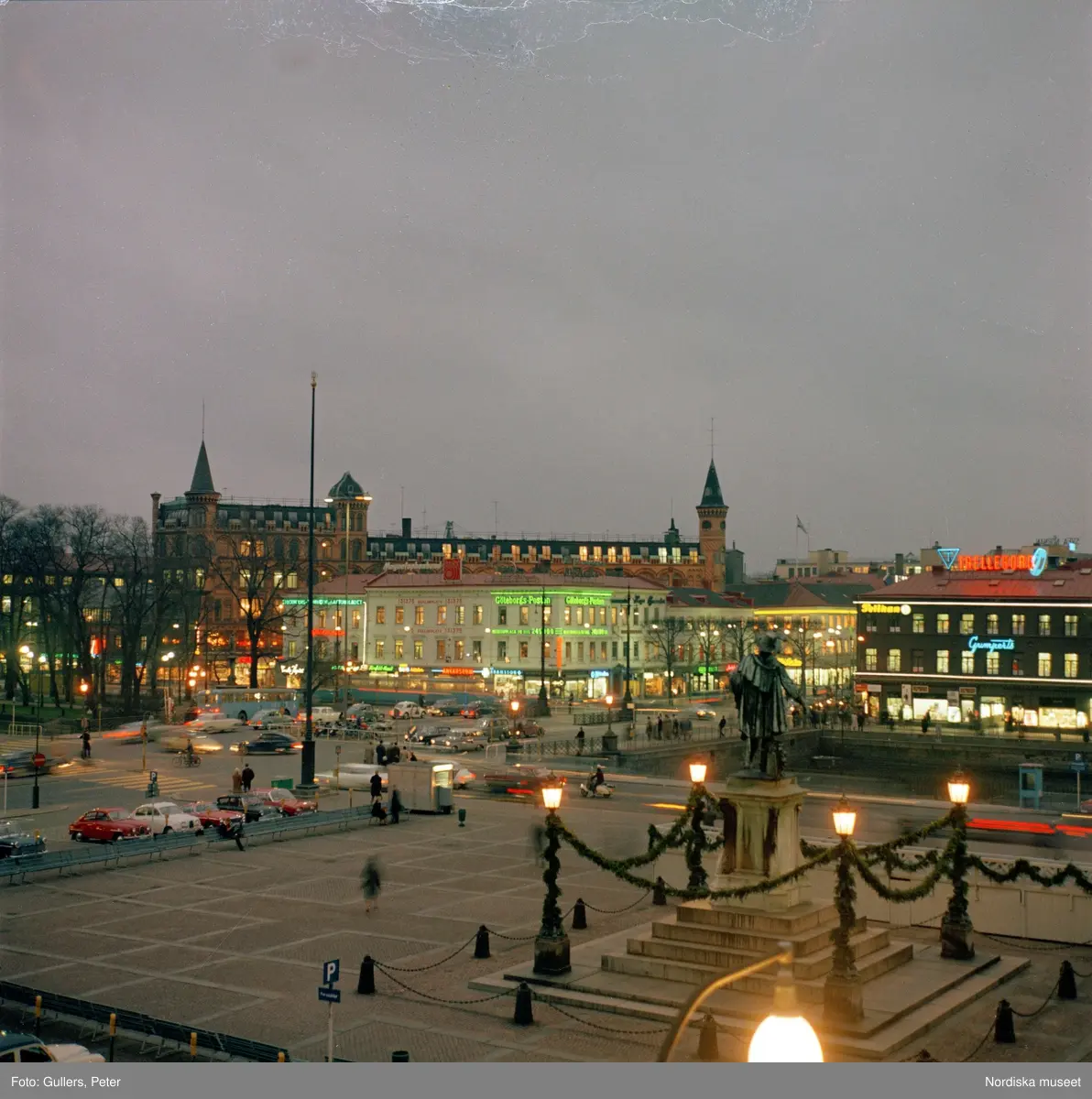 G&ouml;teborg. Gustaf Adolfs torg &aring;t Arkaden.