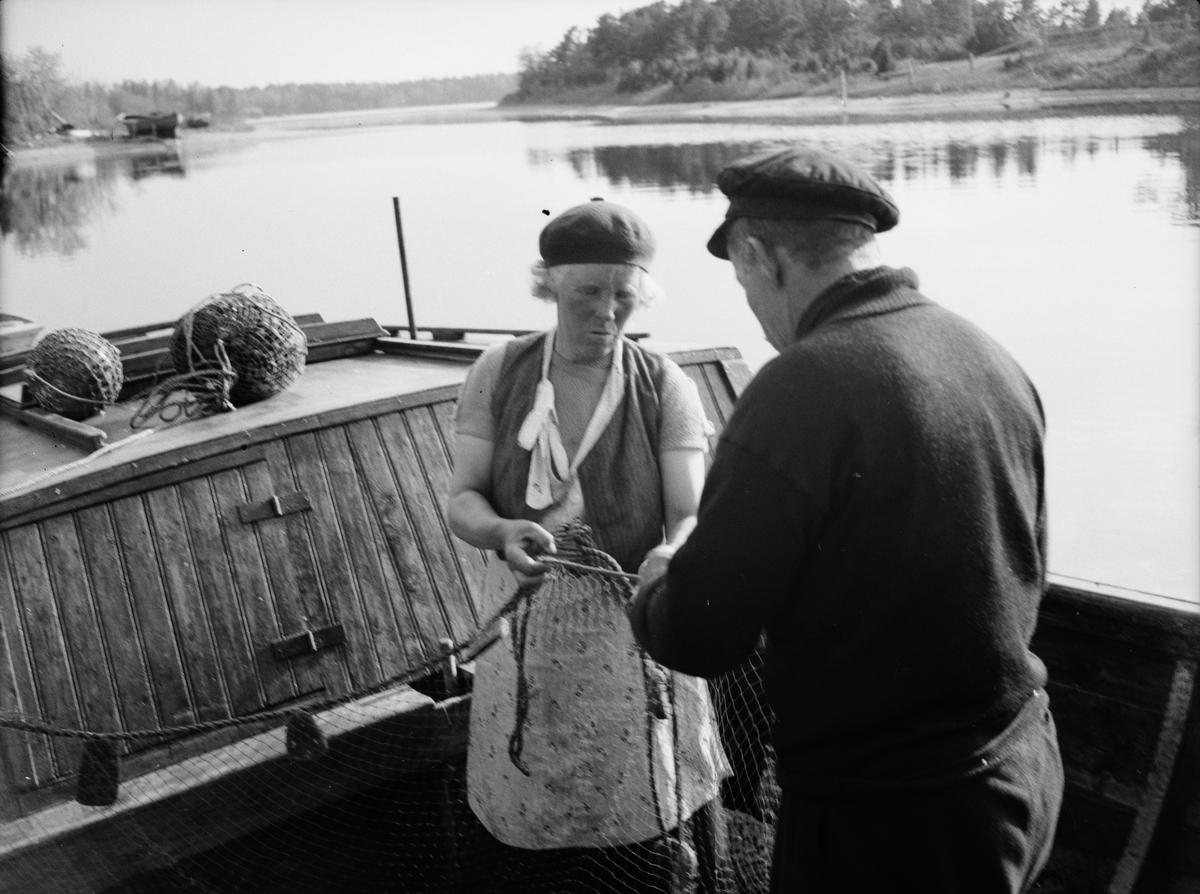 "Fiskeläget Billhamn". Manne Kohlström och Kristina Löf, Älvkarleby socken, Uppland 1940