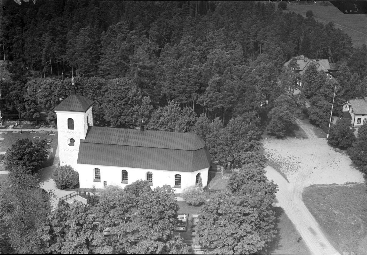 Flygbild över Hargs kyrka, Hargs socken, Uppland 1936