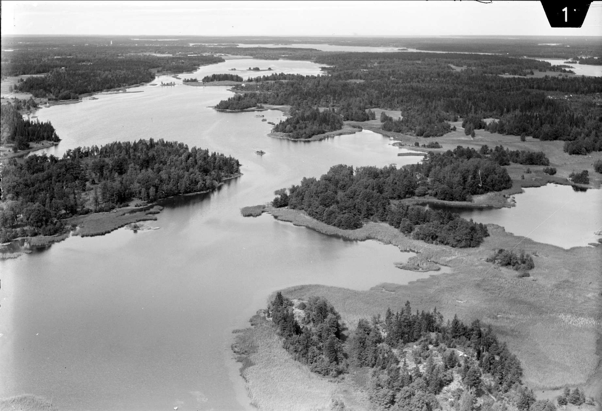 Flygfoto över Sandikafjärden, Hargs socken, Uppland 1936
