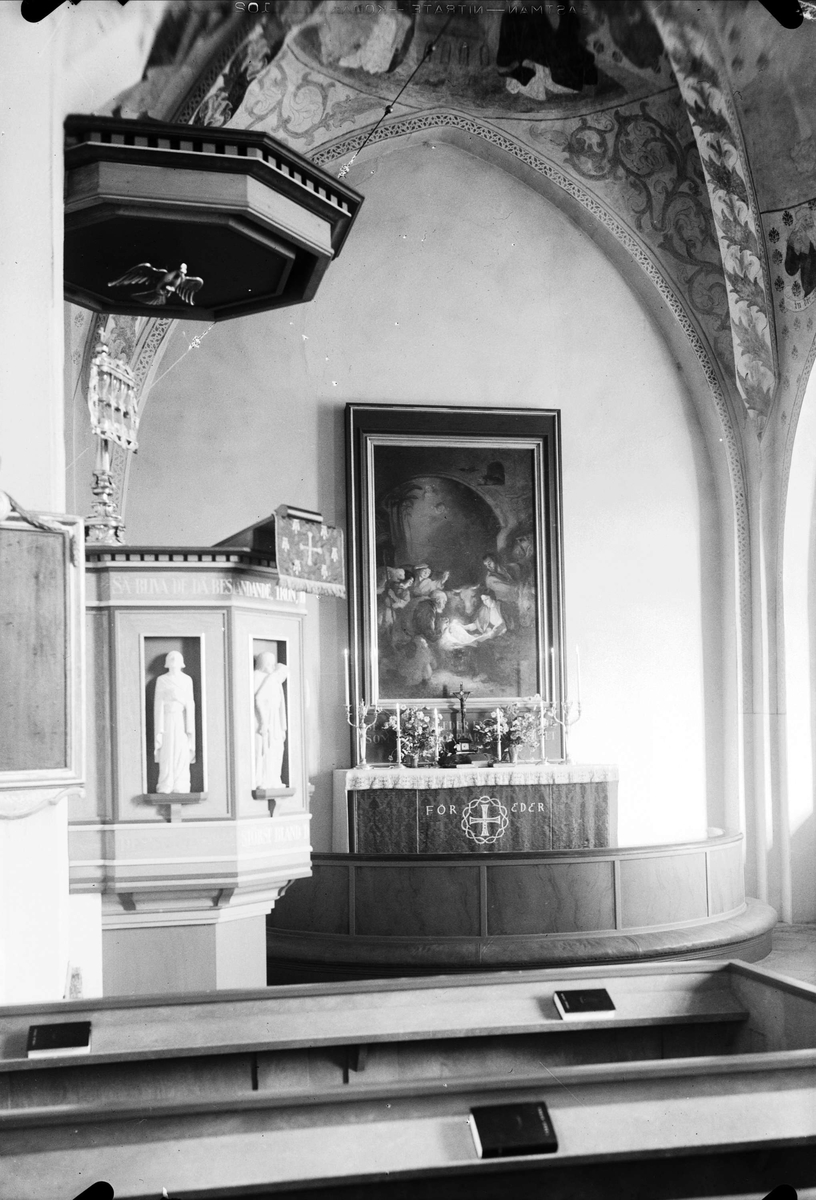 Interiör i Vänge kyrka, Uppland 1938