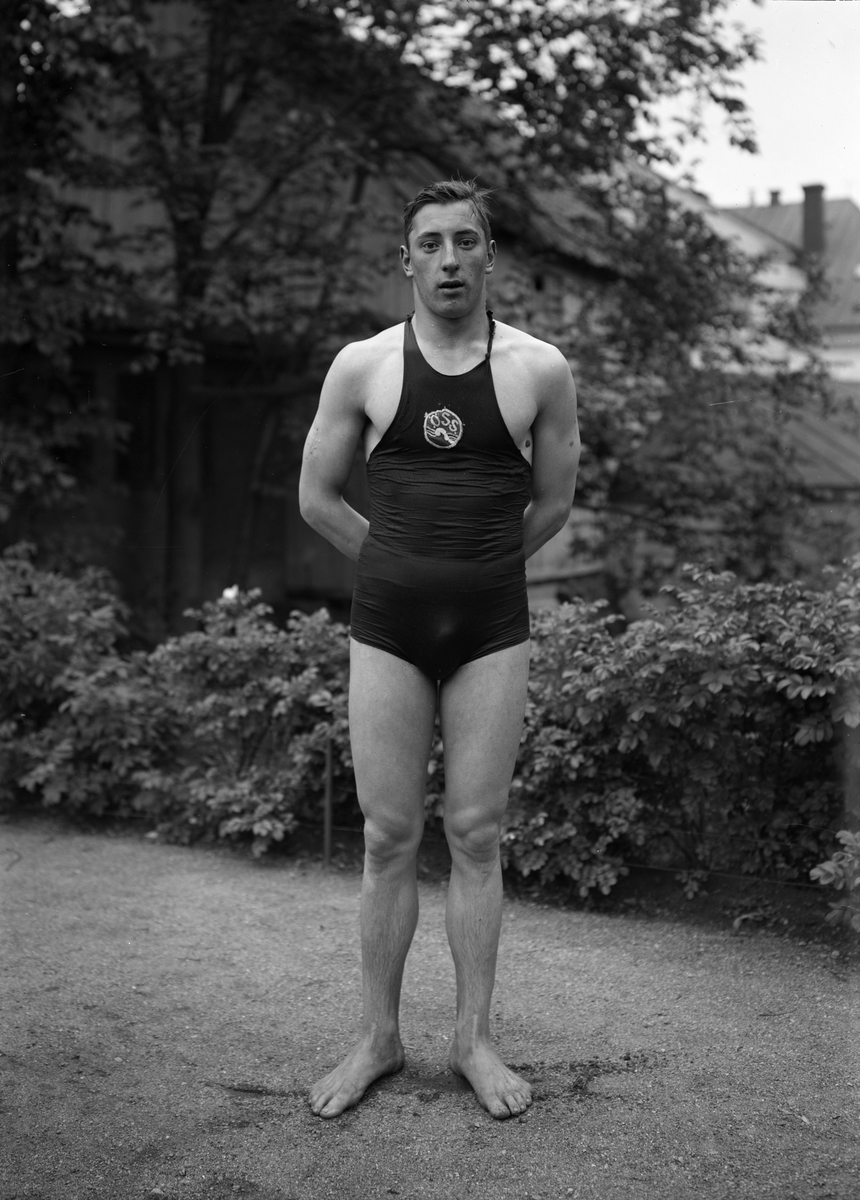 Simmaren T Larsson från Örebro Simsällskap, som vann 1938 års strömsimning i Fyrisån