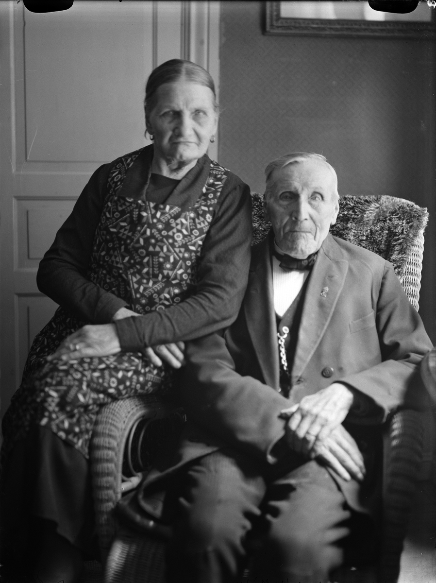 Förre jordbrukaren 92-årige Erik Hansson och hans maka, S:t Olofsgatan 28