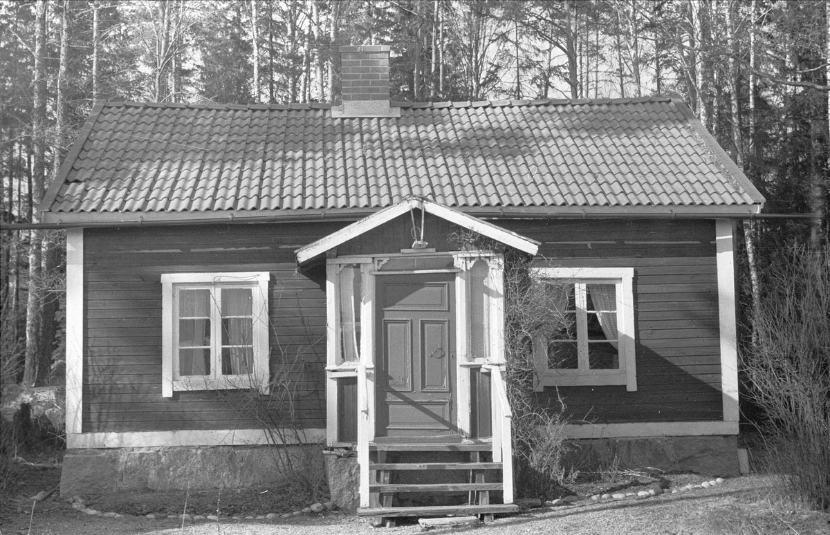 Sidokammarstuga, Östa 10:1, Ärentuna socken, Uppland 1977