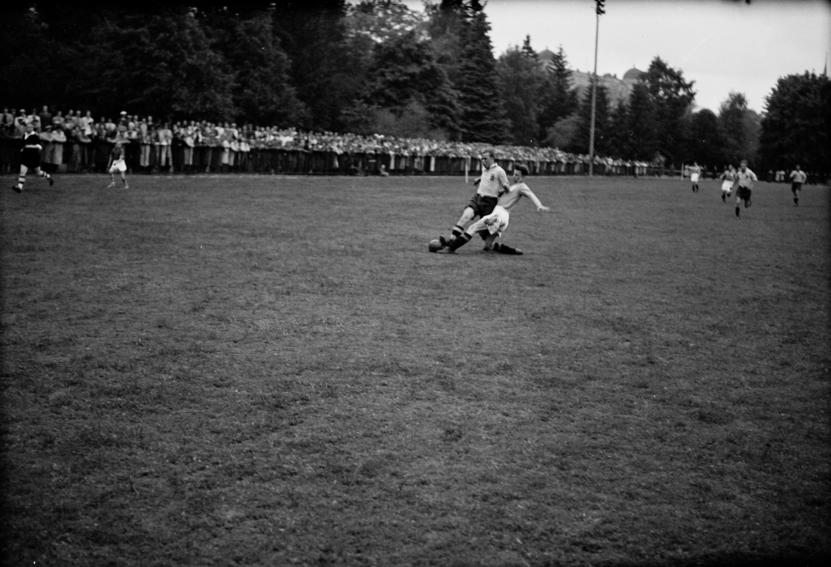 Fotboll, Uppland-Stockholm, Studenternas idrottsplats, Kronåsen, Uppsala 1947