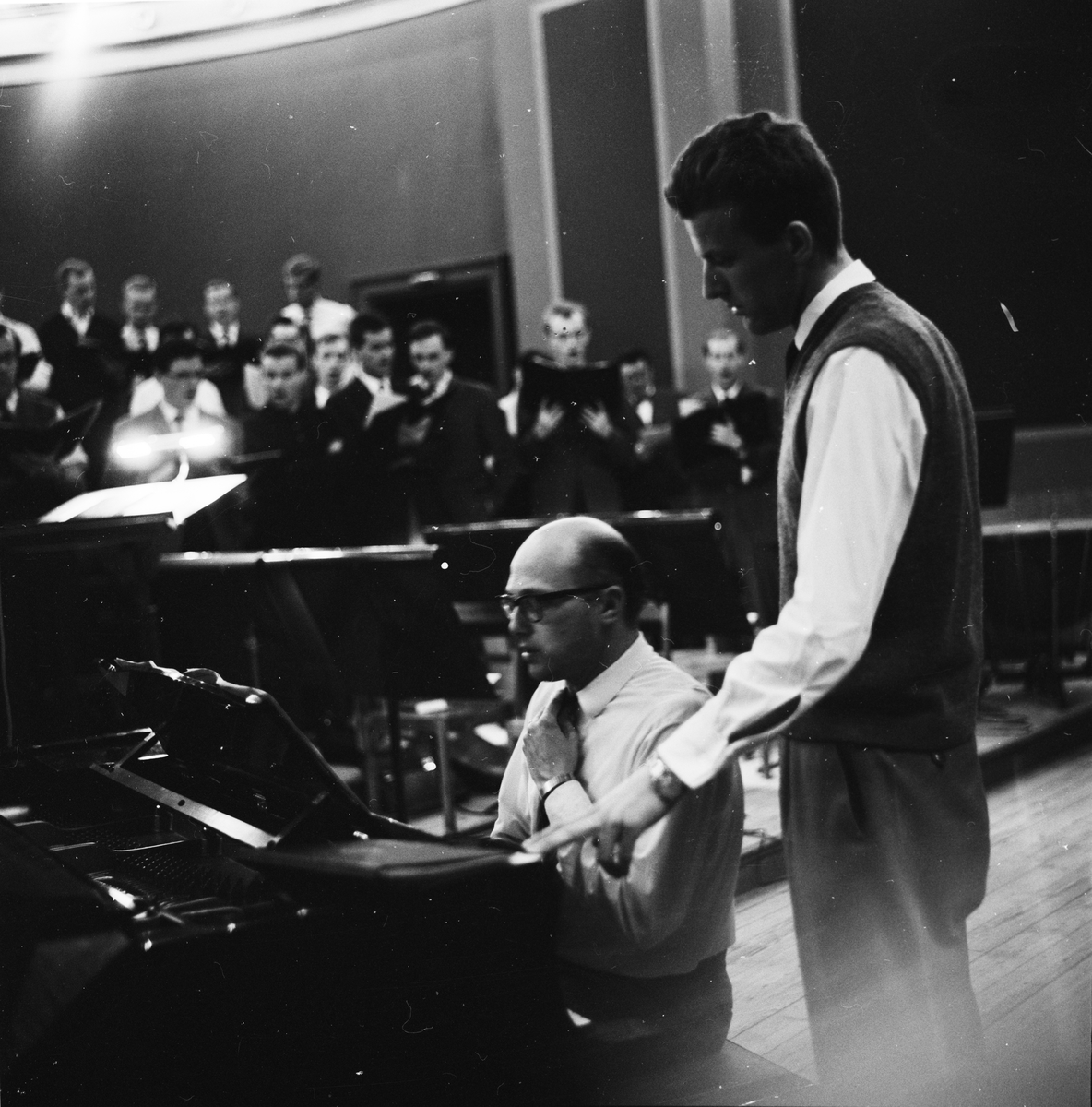 Orphei Drängar - repetition 10-års jubileum med dirigent Eric Ericson, universitetsaulan, Uppsala april 1961