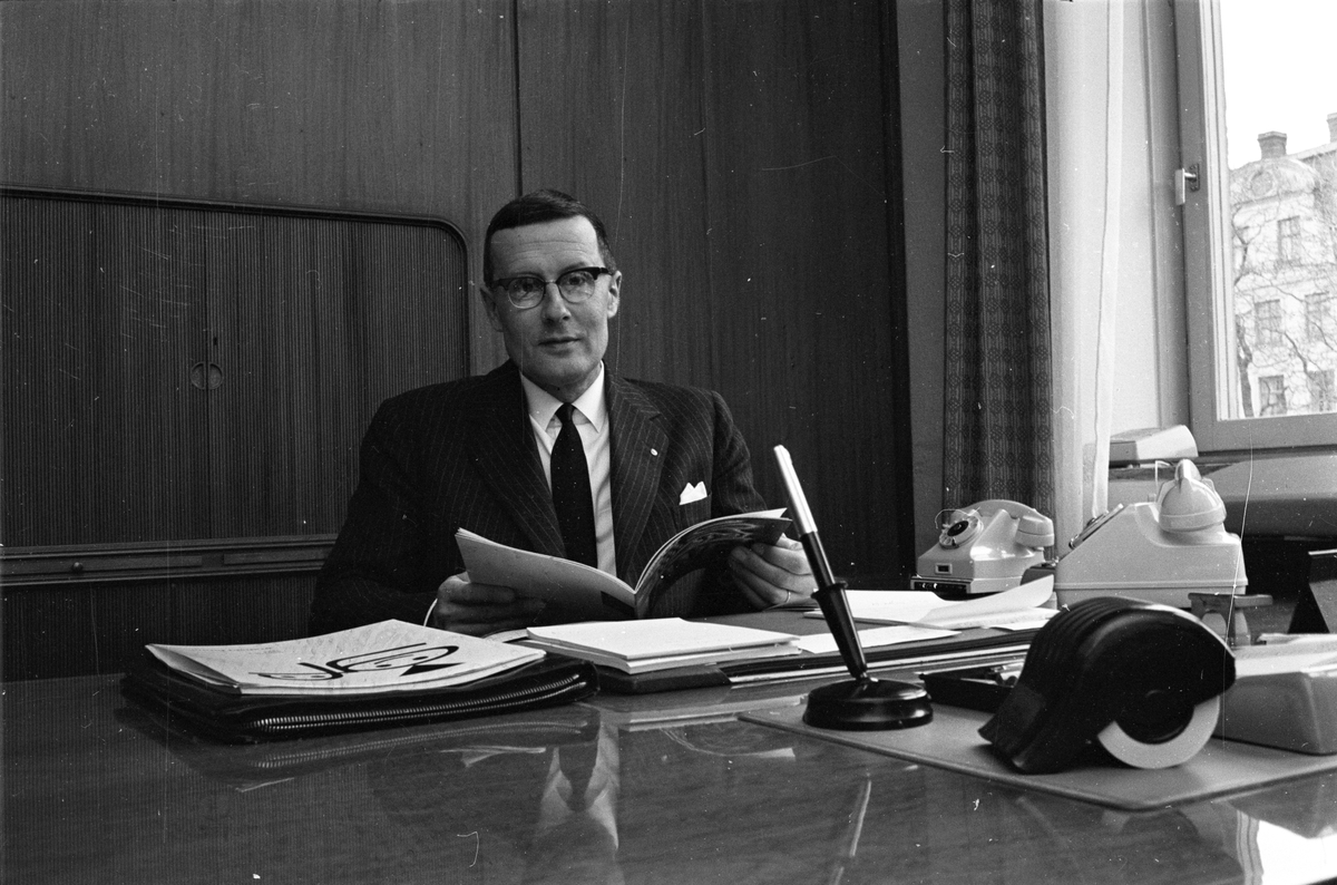 Direktör Göran Haeggström på sitt arbetsrum, Uppsala mars 1964