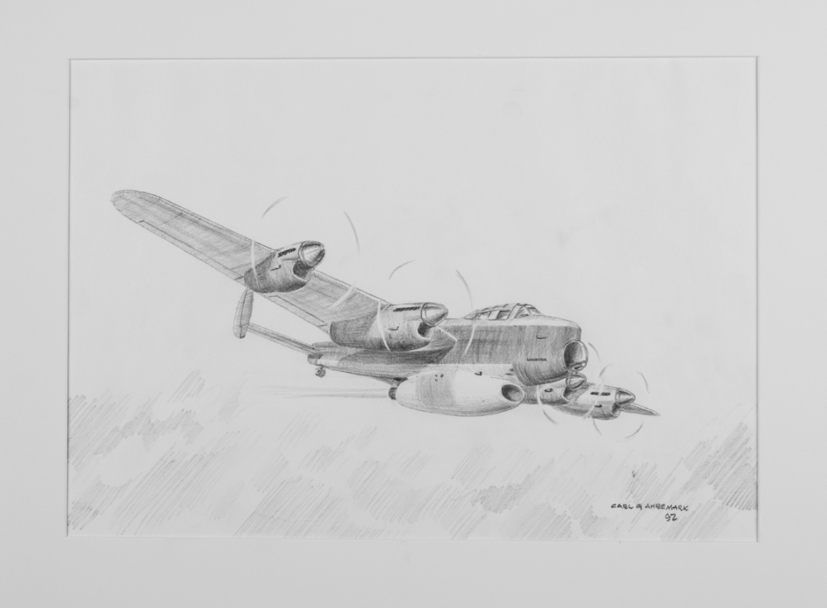 Blyertsmålning original Flygplan Tp 80 Lancaster. Flygplanet är fyr motorigt, propellerdrivet. på undersidan av flygplanet syns motorgondolen som användes för test av flygmotor Dovern.