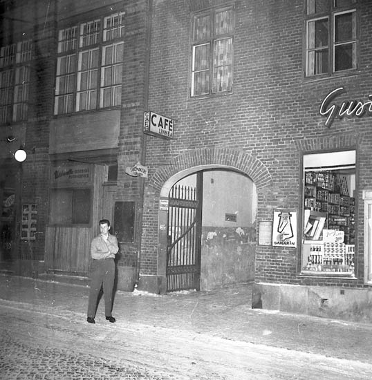 Enligt notering: "Mord och självmordsdrama (Café Linnea) Gunnar Johansson Linnea Johansson 2-2-1956".