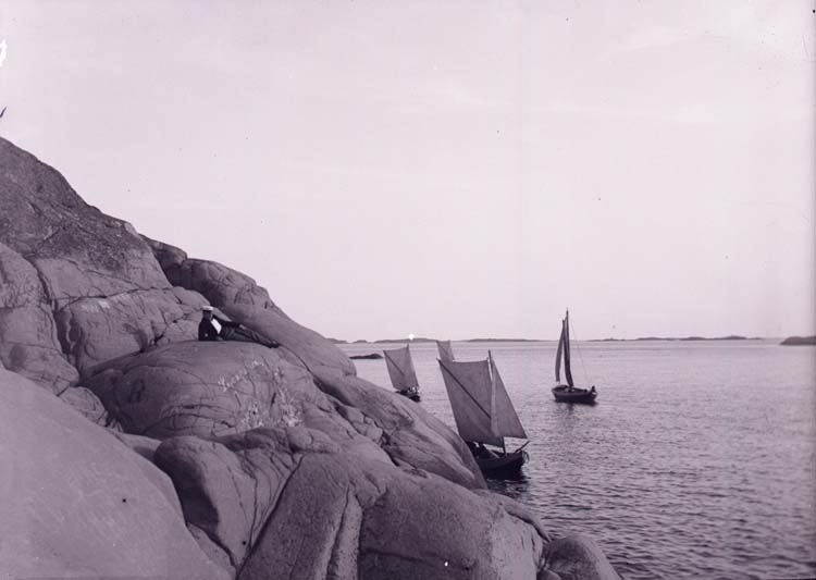 Enligt text som medföljde bilden: "Lysekil. Vid Gallebergs udde 30/6 1901."