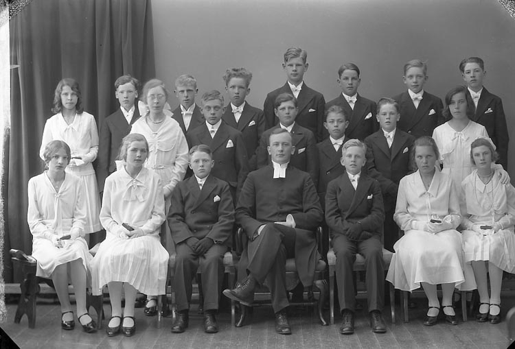Enligt fotografens journal nr 6 1930-1943: "Gellerstam, Pastor Nils, Här".
