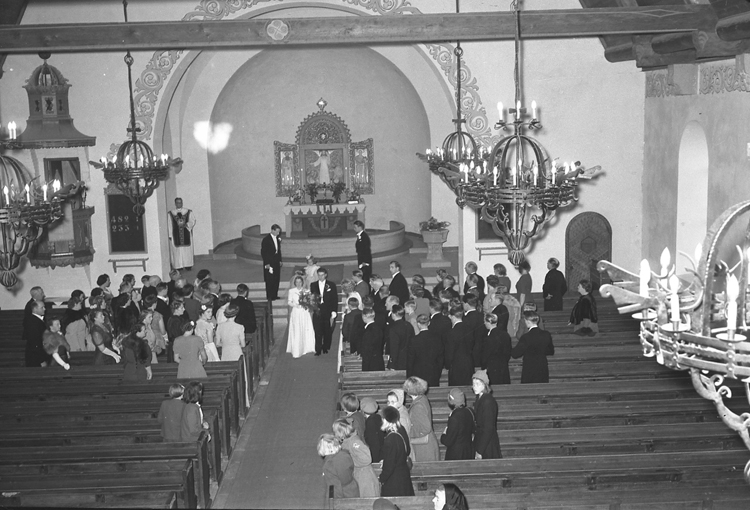 "Östen Wallén, Lyse. Bröllop i Lyse Kyrka. 1950.10.20"