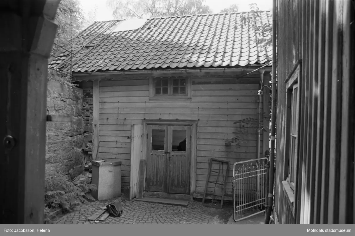 Kvarnfallet 24 vid Götaforsliden i Mölndals Kvarnby. Mangårdsbyggnad till kvarn (bostad).