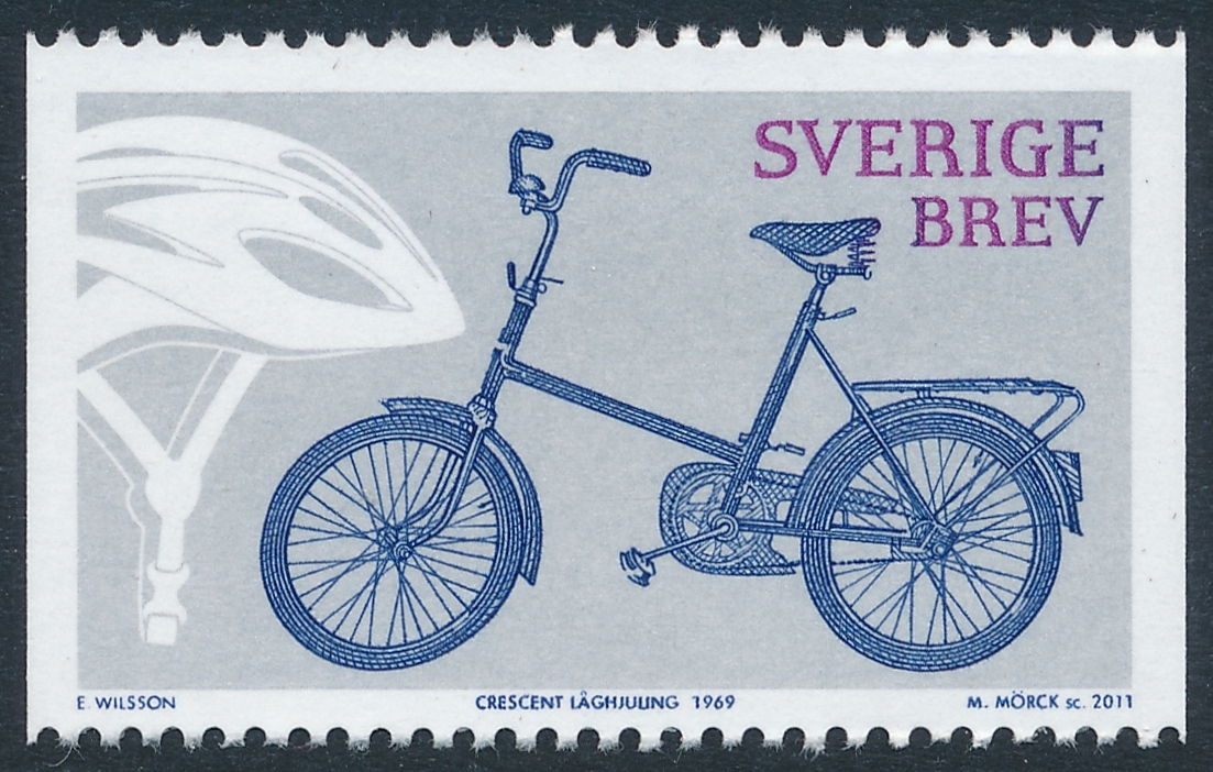 Frimärket föreställer en Crescent låghjuling 1969 cykel och en hjälm.