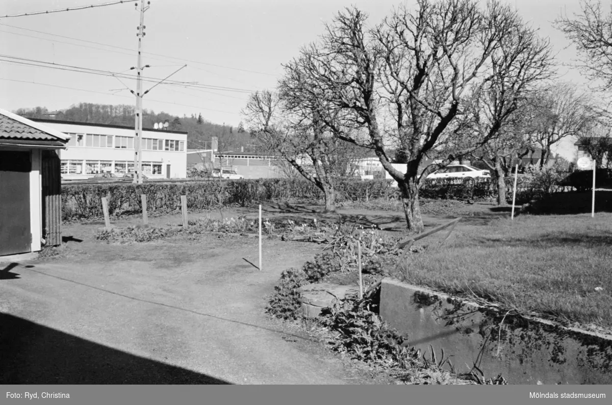 Byggnadsdokumentation av fruktträdgården på Gamla Riksvägen 40 i Kållered, 1991.