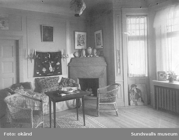 Interiör från familjen Sigrid Hjertén och Isaac Grünewalds bostad på Katarinavägen 13 A, Stockholm, 1910-talets slut.