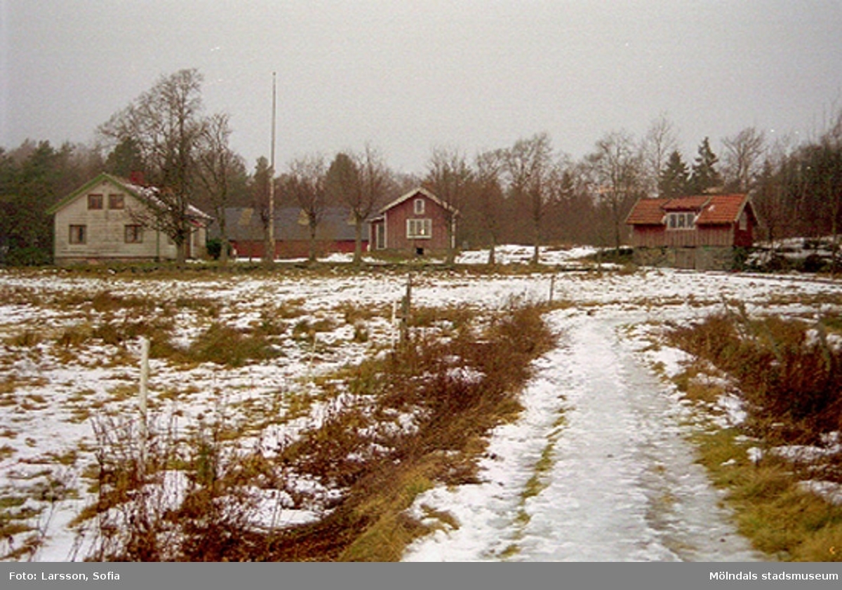 Elof Lindälvs väg 77, Fagered 2:36, Lindome. 2002-01-07.