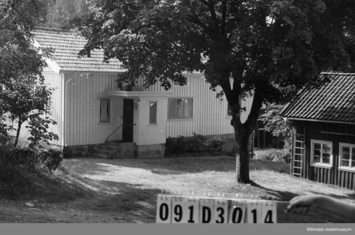 Byggnadsinventering i Lindome 1968. Ranered 1:7.
Hus nr: 091D3014.
Benämning: fritidshus och två ladugårdar.
Kvalitet: god.
Material: trä.
Tillfartsväg: framkomlig.