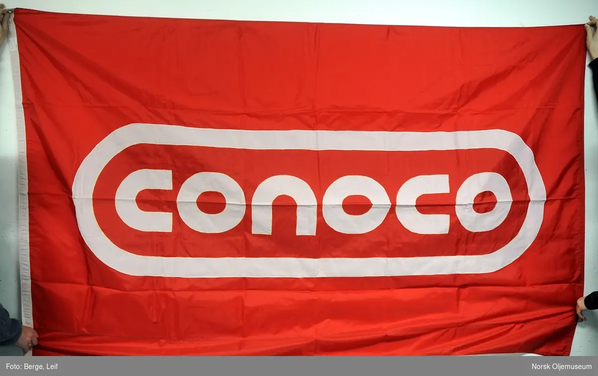 Flagg med logoen til Conoco.