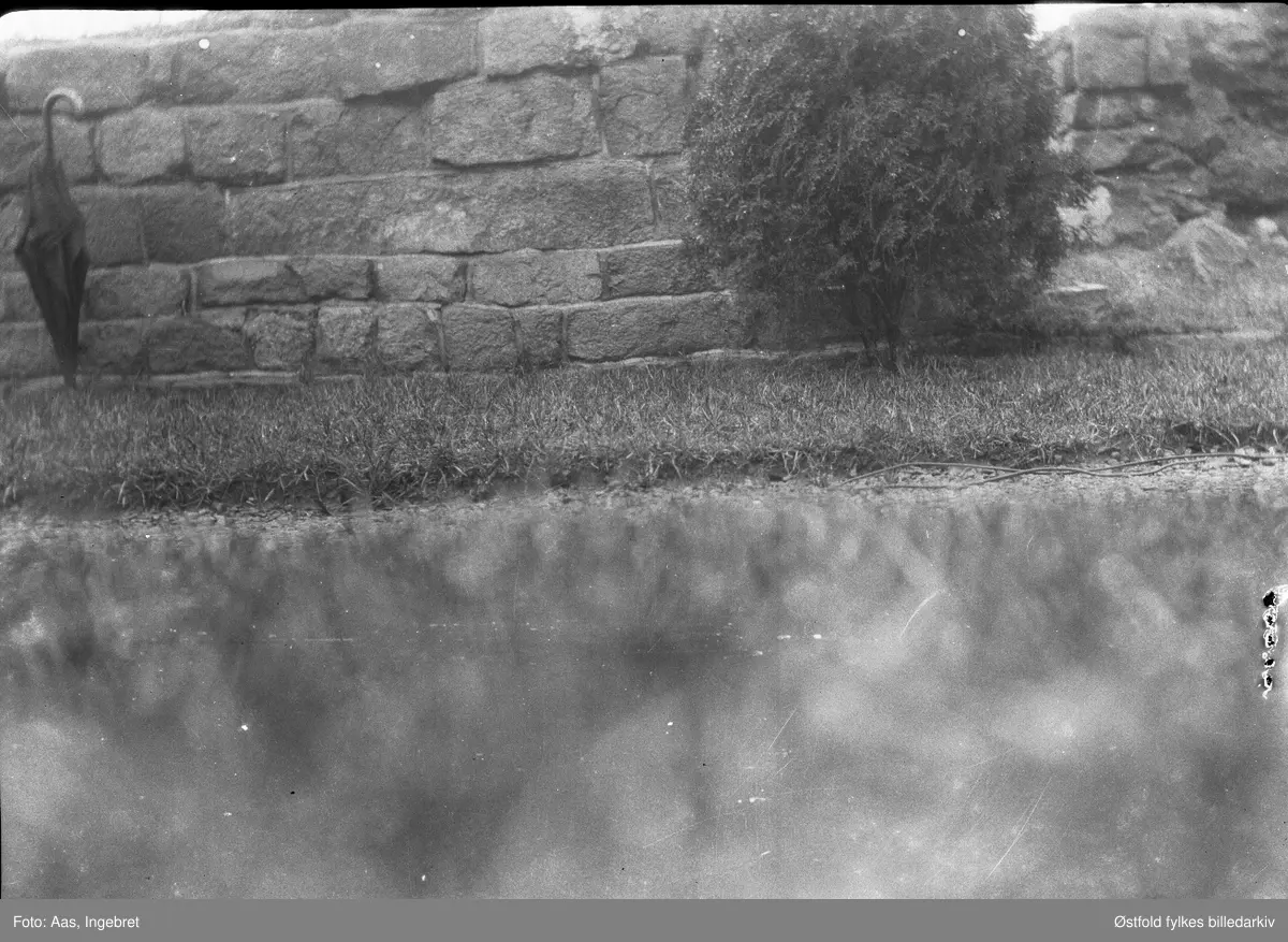 Ruinparken (Nikolas-kirkens ruiner), Borgarsyssel Museum ca. 1925.