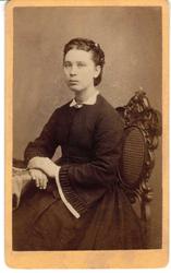 Portrett av ukjent kvinne, ca. 1865-1880.
Visittkort med fi