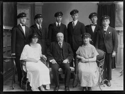 Avgangselever Sarpsborg høiere Almenskole, rektor Birger Ber