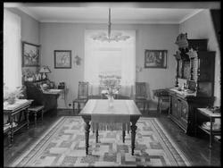 Stueinteriør fra kjøpmann Ole Slorers hjem i Sarpsborg, 1954
