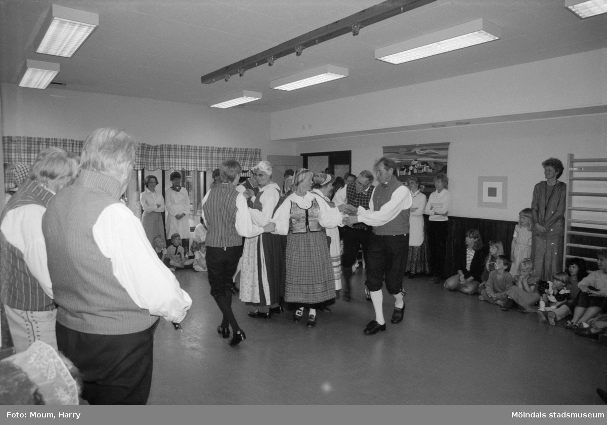 Kultur för barn på Bräcka förskola i Lindome, år 1984.

För mer information om bilden se under tilläggsinformation.