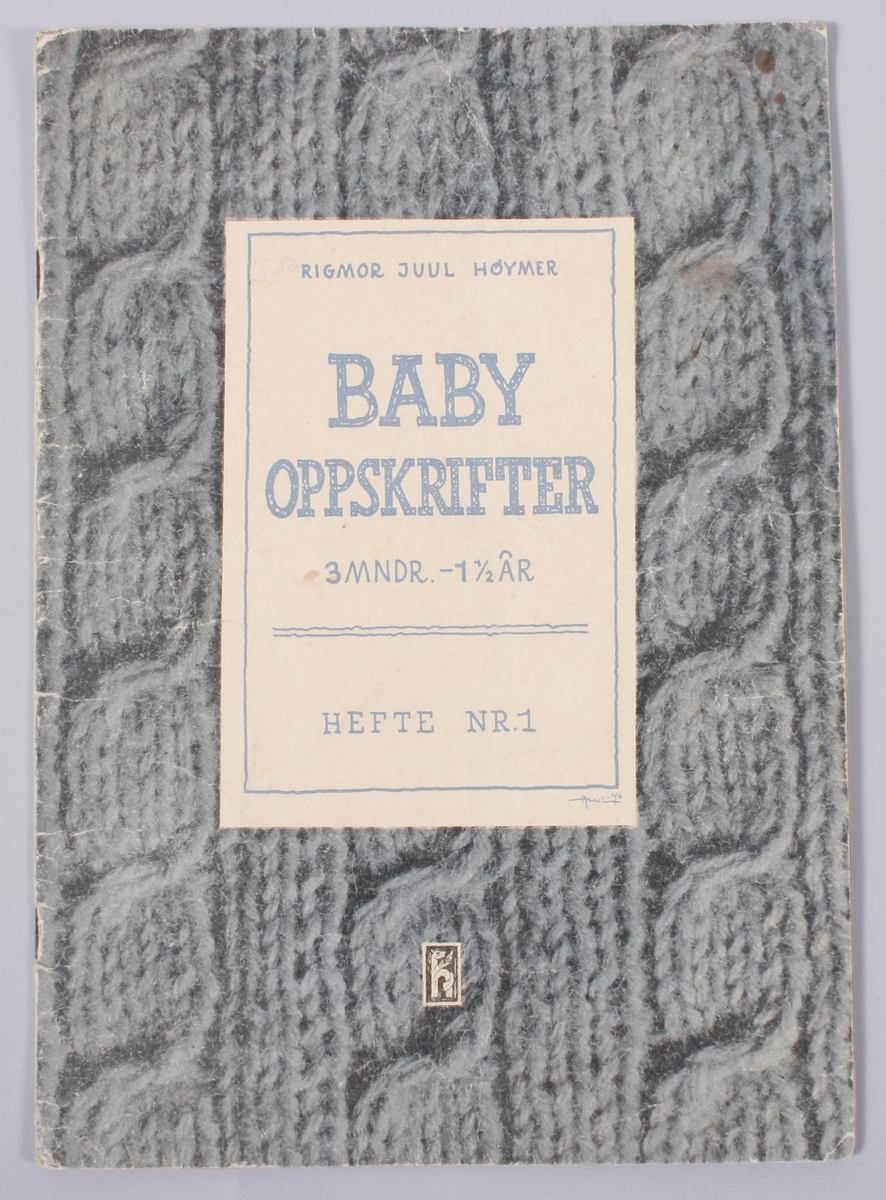 Oppskriftshefte til babyklær, 3mnd - 1 1/2 år. Strikke- og hekleoppskrifter.