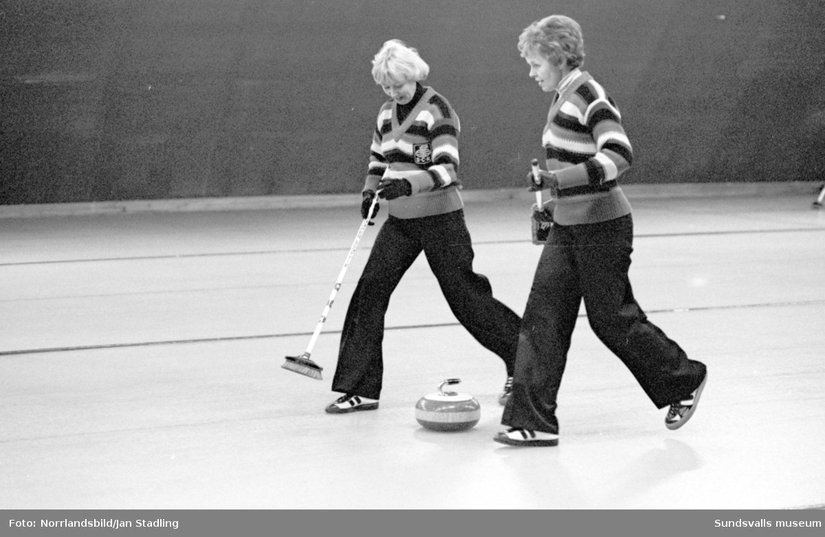 Curling i Gärdehallen.