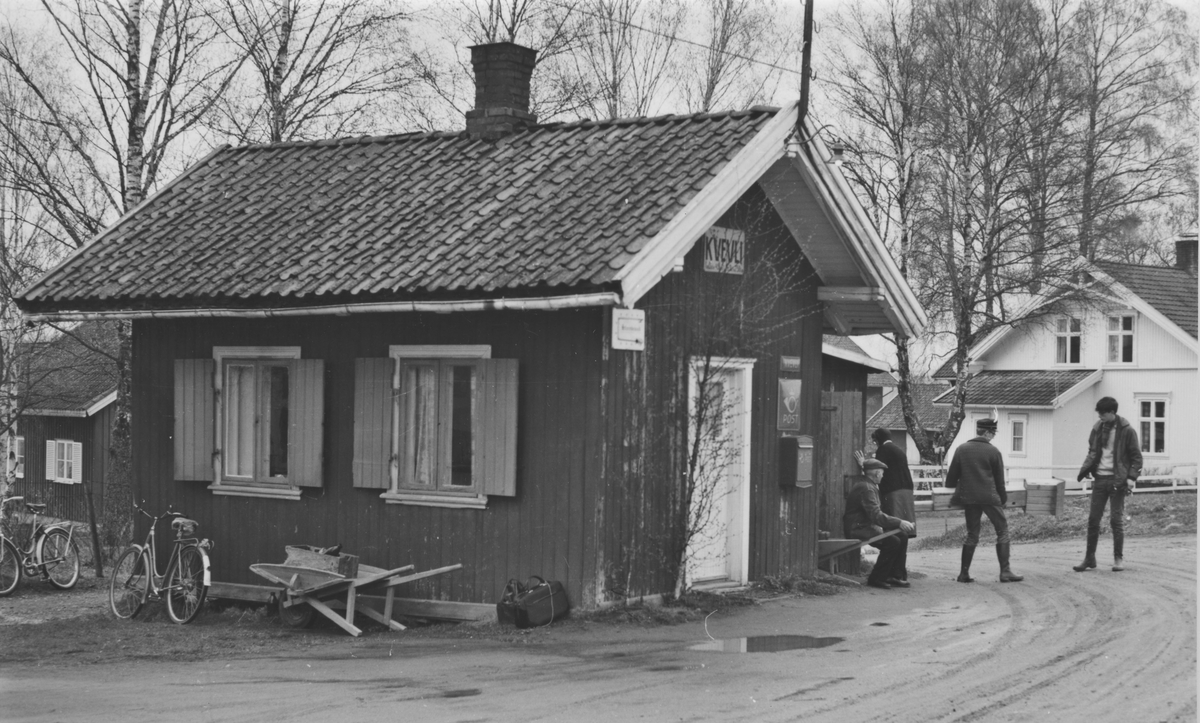 Kvevli stasjon noen år etter nedleggelsen.
