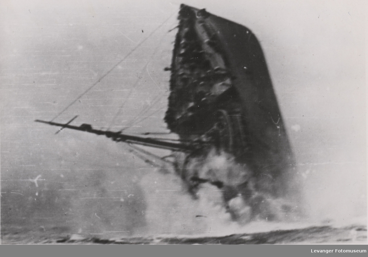 Senkingen av SS Orama 8.6.1940. Det britiske transportskipet var på veg fra Narvik etter den allierte tilbaktrekkingen.