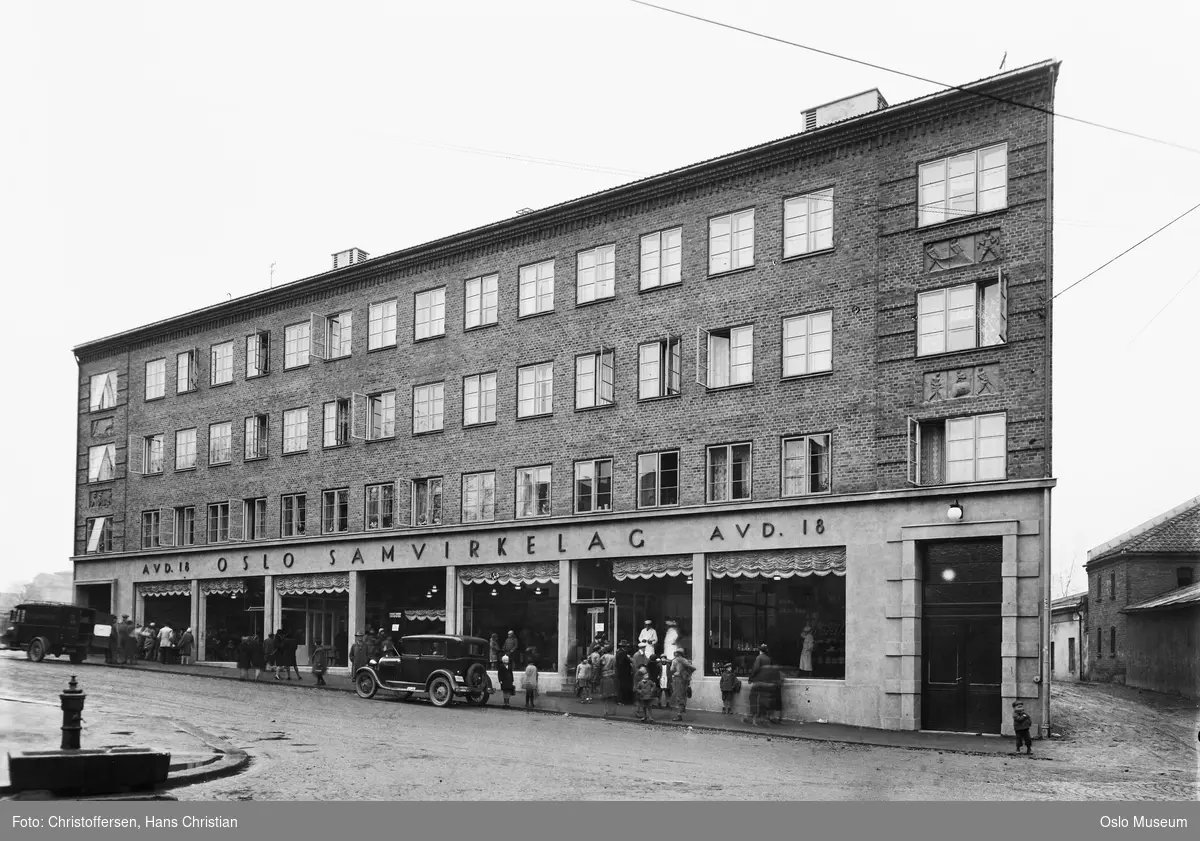 bygård, Oslo samvirkelag avdeling 18, mennesker, bil, vannpost, hestetro