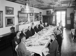 villa Smedbråten, interiør, spisestue, langbord, oppdekning,