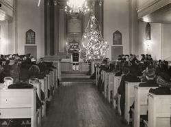 Julaften i Gamlebyen kirke, 1943.