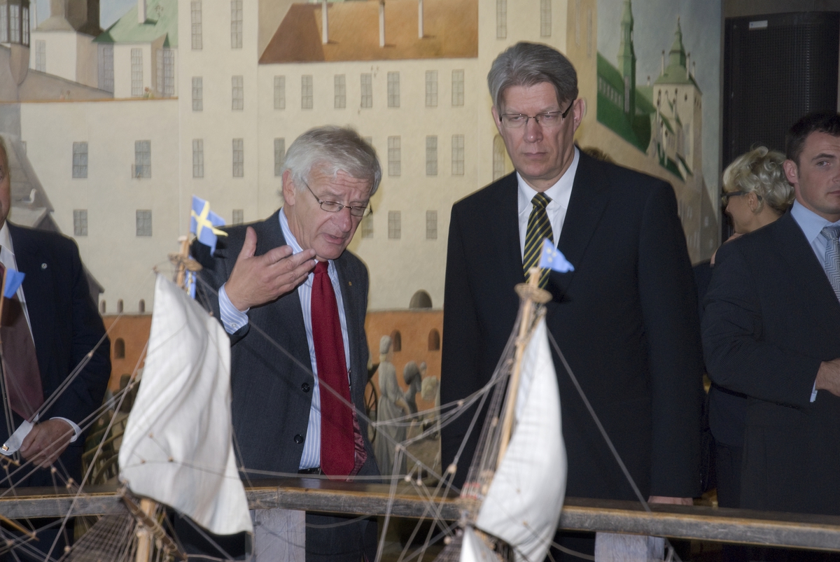 Lettiske Presidenten- Valdis Zatlers på besök på Vasa, Klas Helmerson visar runt